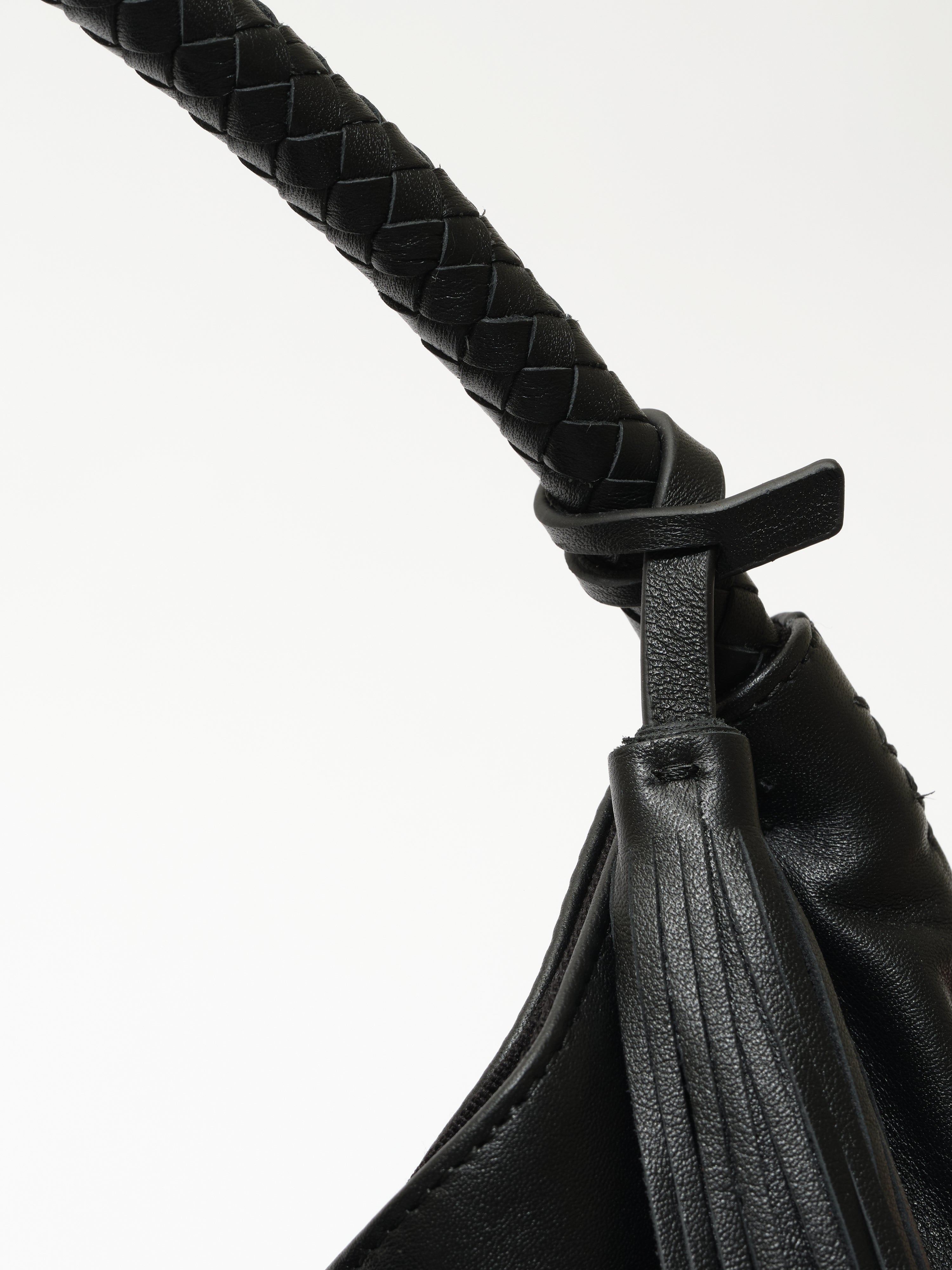 GALIA - Oversized tote bag with woven handle and removable tassel charm