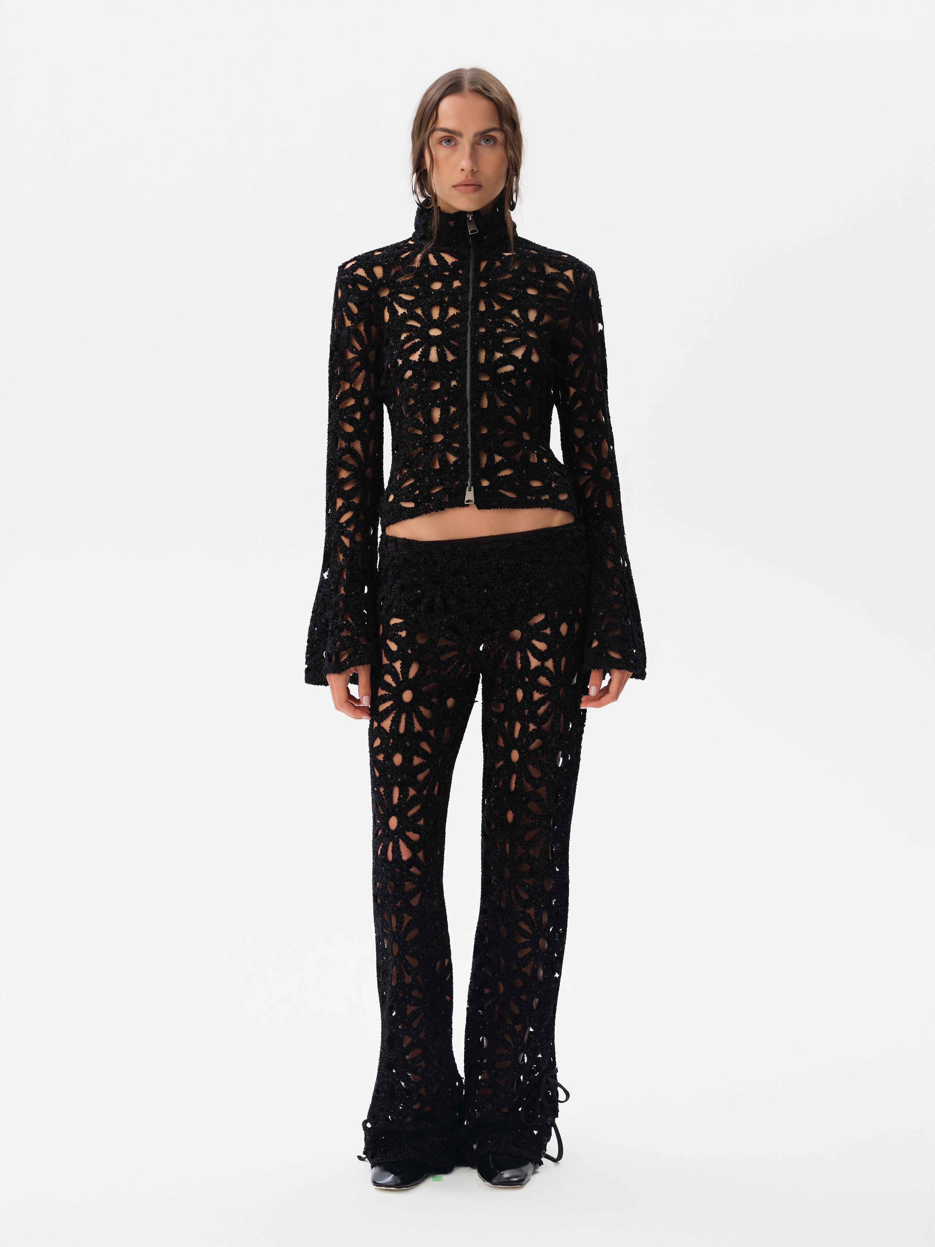 JUN - Embroidered fluted top with front zipper