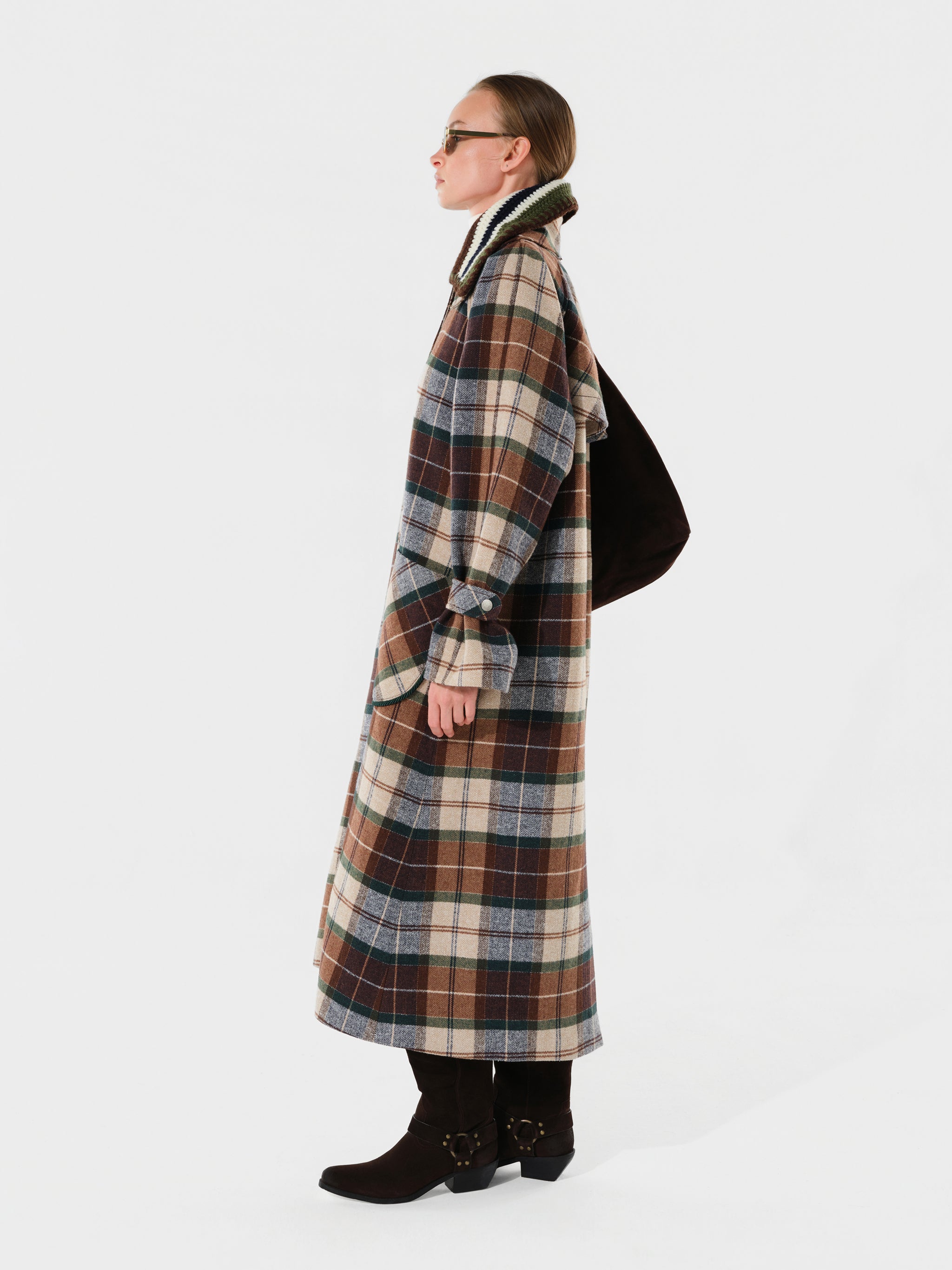 VIREN - Long oversized wool coat with crochet collar